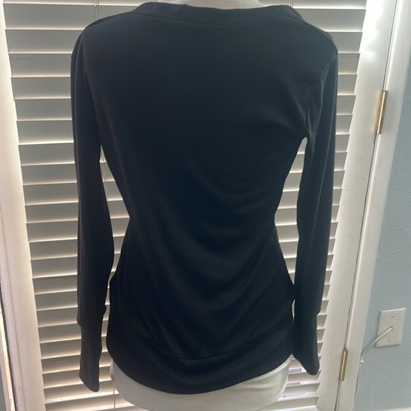 Black snap button sweater/top - Picture 2 of 4